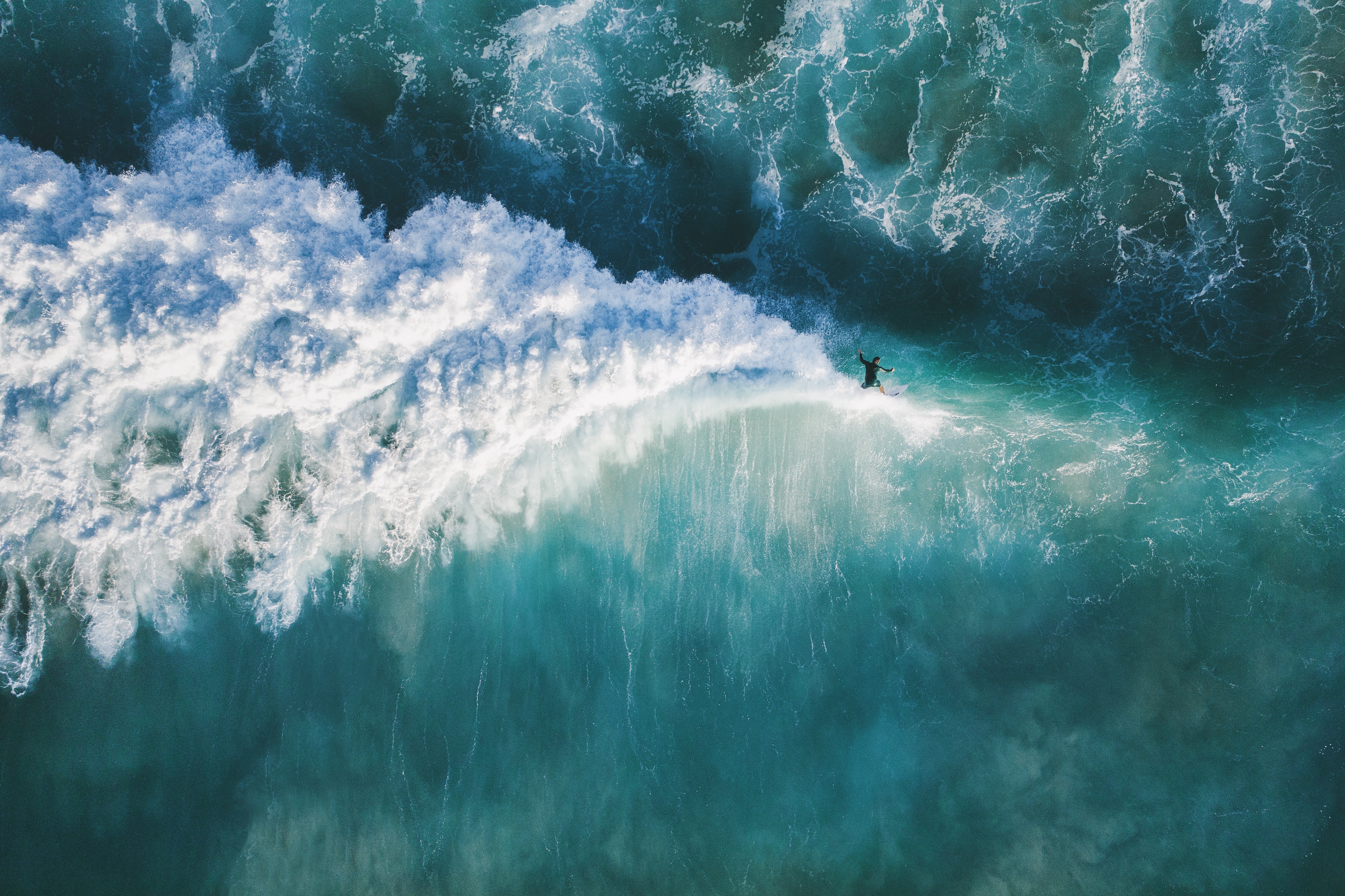 Inteligencia Artificial, IoT y Blockchain: surfeando la "Tercera Ola"