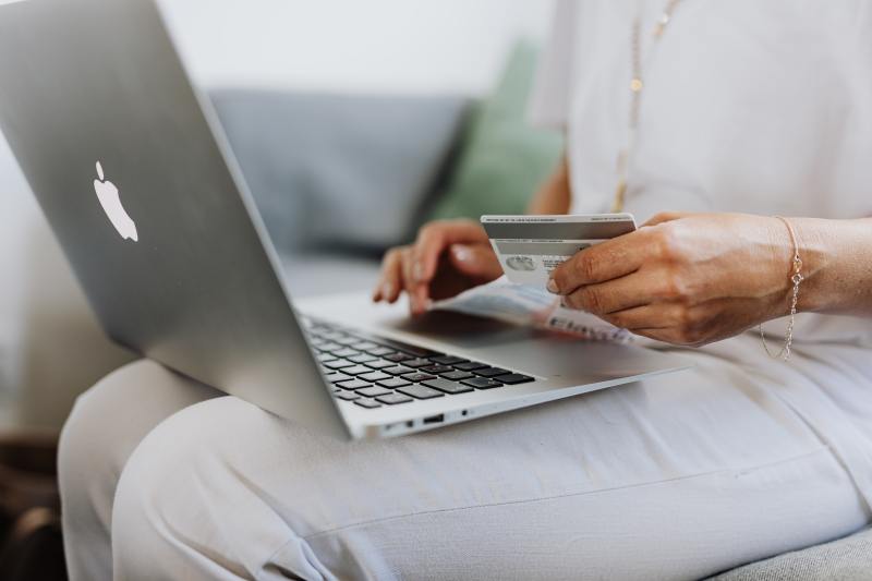 Are we really shopping " securely " on the Internet?