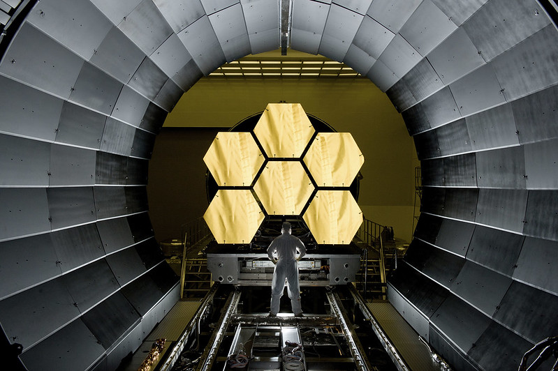 Espejo principal de telescopio James Webb /  Image Credit: NASA/MSFC/David Higginbotham