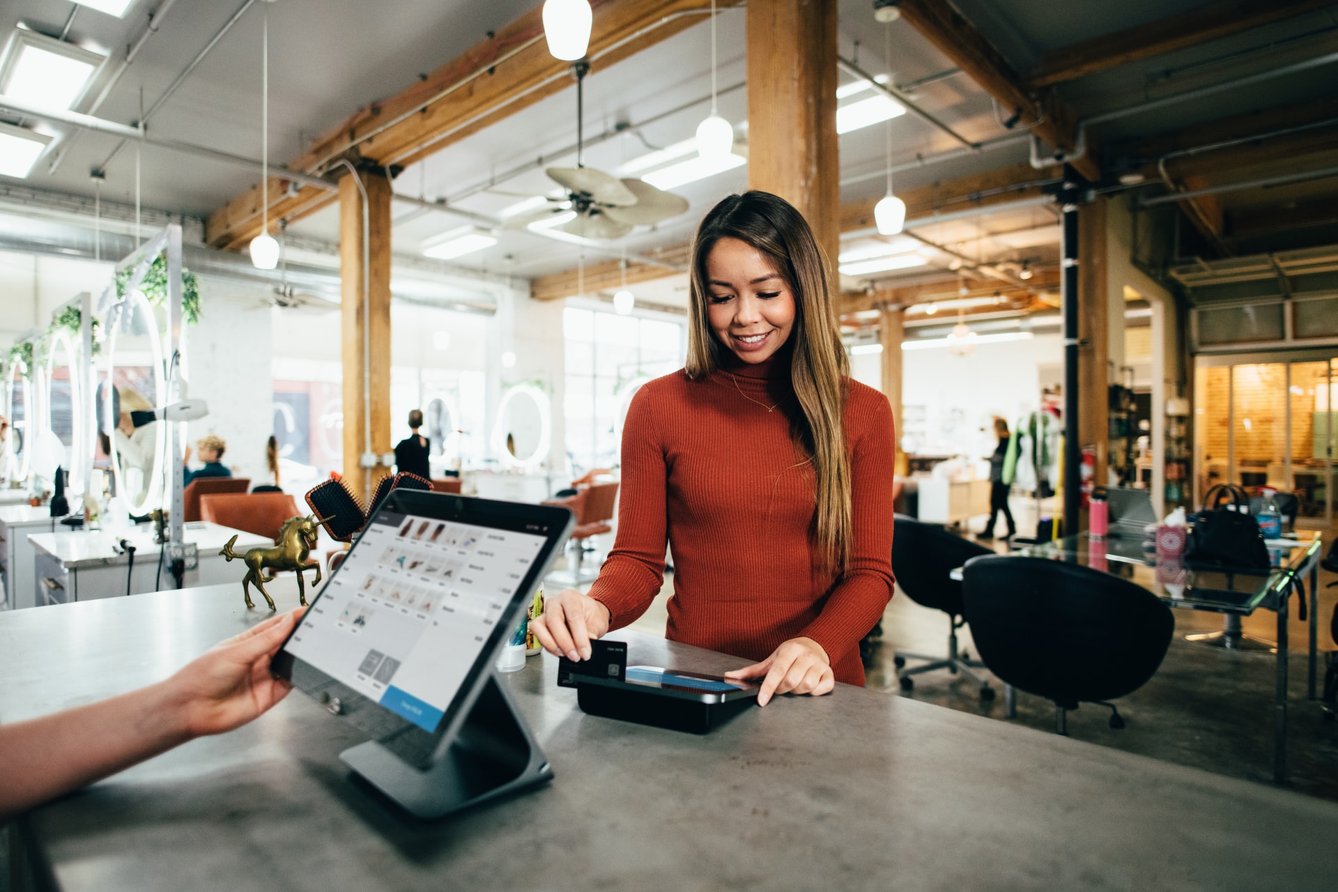 AI of Things (VIII): socio-demographic segmentation and video analytics to improve shopping experience