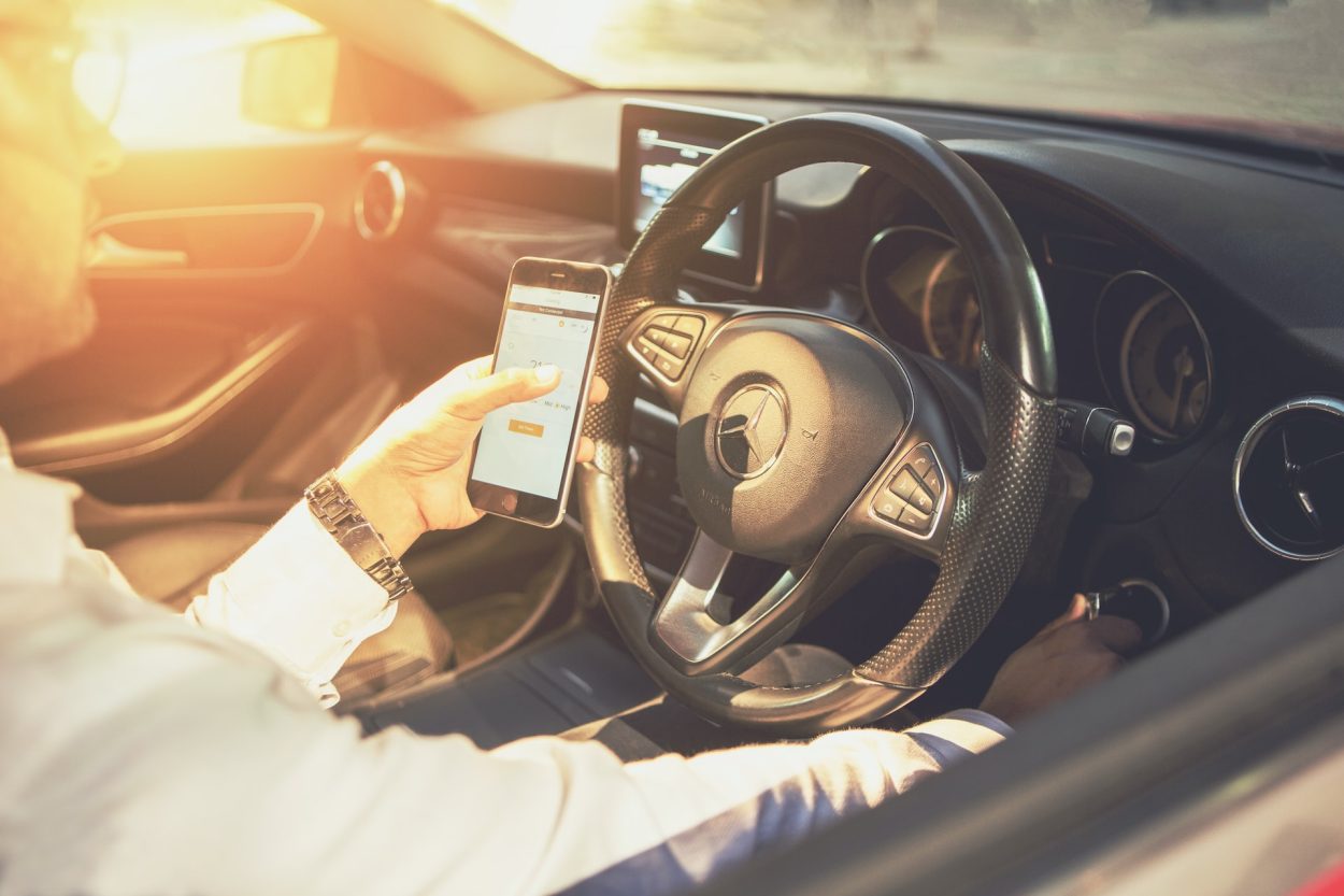 AI of Things (XII): OEM solutions for the connected car