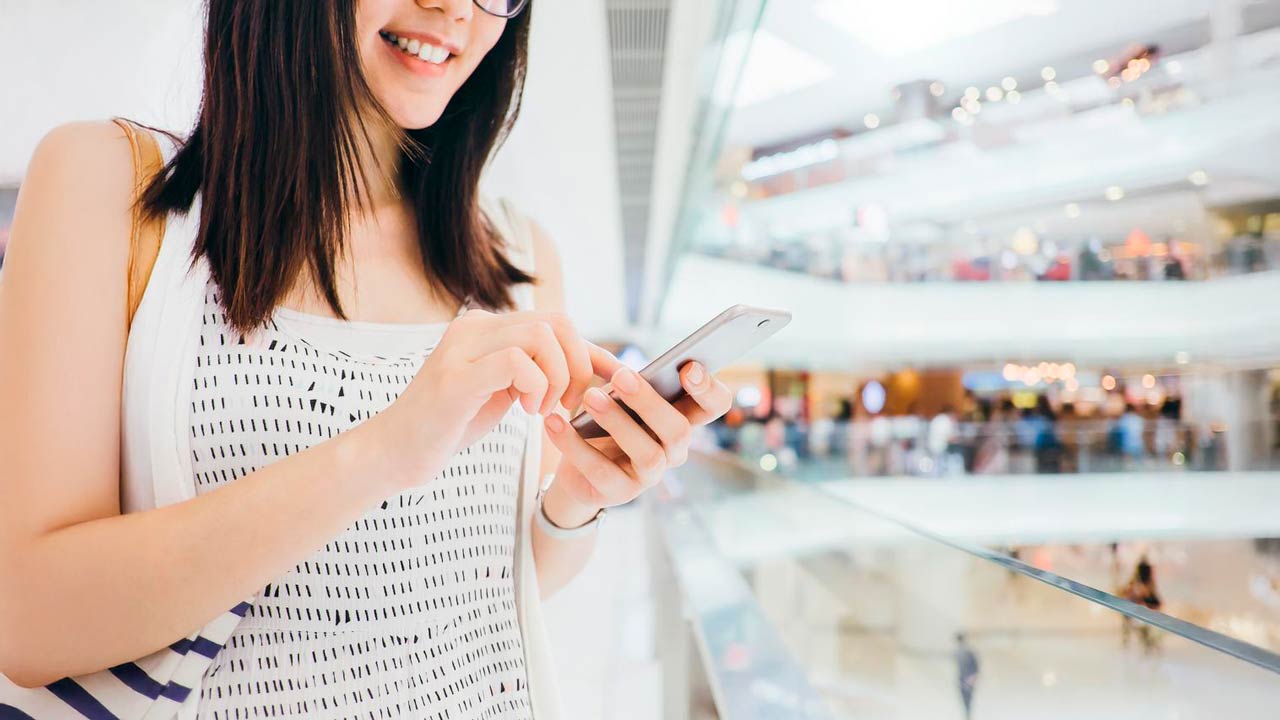 The impact of digital transformation on shopping centers