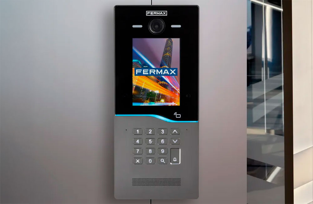 Conectamos los videoporteros de Fermax con tecnología IoT para una gestión de accesos inteligente y segura