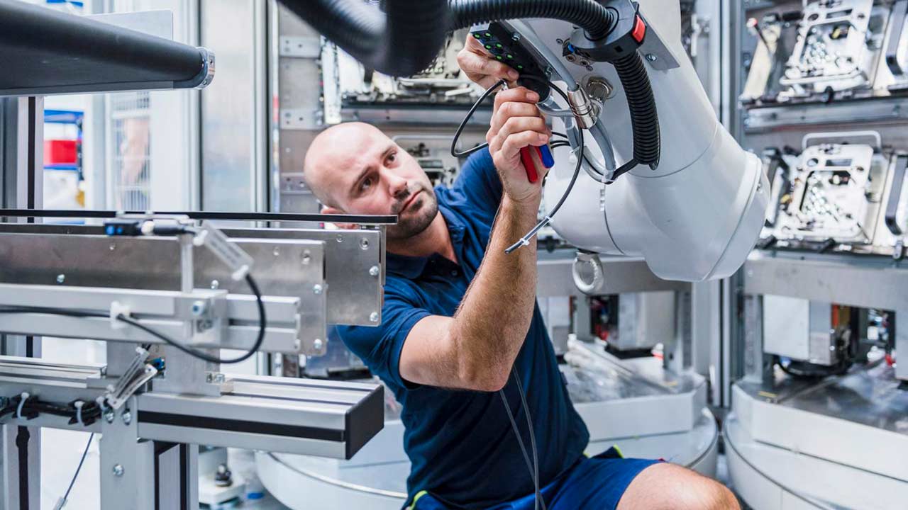 IA física: cuando la Inteligencia Artificial sale de la pantalla y entra en los procesos industriales